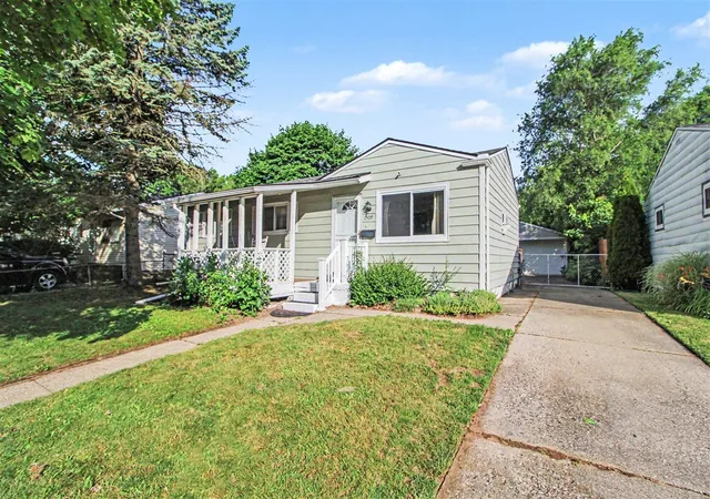 Homes for sale in Ypsilanti, MI | 1307 Fall River Rd, Ypsilanti, MI 48198 | MLS# 70539899