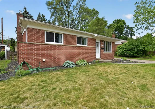 Homes for sale in Livonia, MI | 35669 Hees St, Livonia, MI 48150 | MLS# 61000947