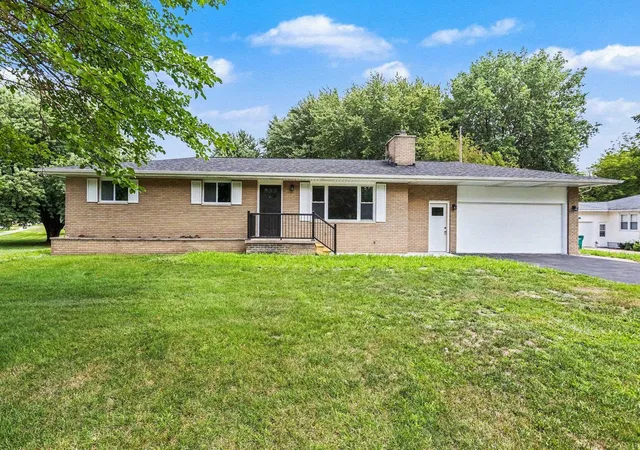 Photo 2 of Single family home for sale at 3373 Old Kawkawlin Rd, Bay City, MI 48706 | MLS# 50218026 | Listing updated on 2026-09-15