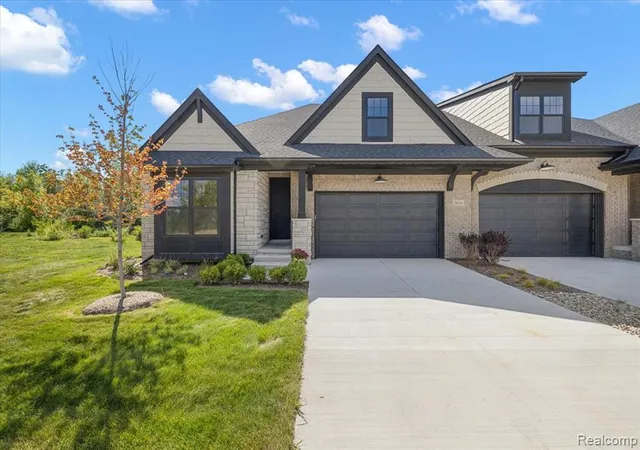 3rd image of 2032 Breckenridge Ct, Rochester Hills, MI 48307