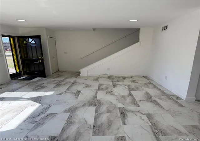 3rd image of 19682 Jeanette St, Southfield, MI 48075 1734 | MLS# 61002205