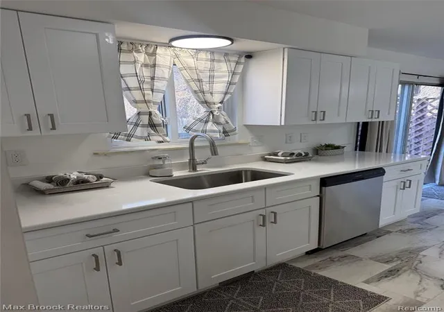 5th image of 19682 Jeanette St, Southfield, MI 48075 1734 | MLS# 61002205
