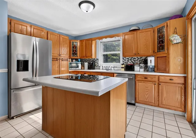 Photo 3 of Single family home for sale at 1516 Timberlane Dr, Saint Joseph, MI 49085 | MLS# 70551127 | Listing updated on 2026-08-31