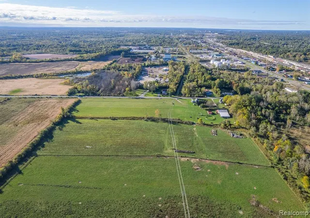 5th image of 2135 E Coldwater Rd, Flint, MI 48505 | MLS# 60352460