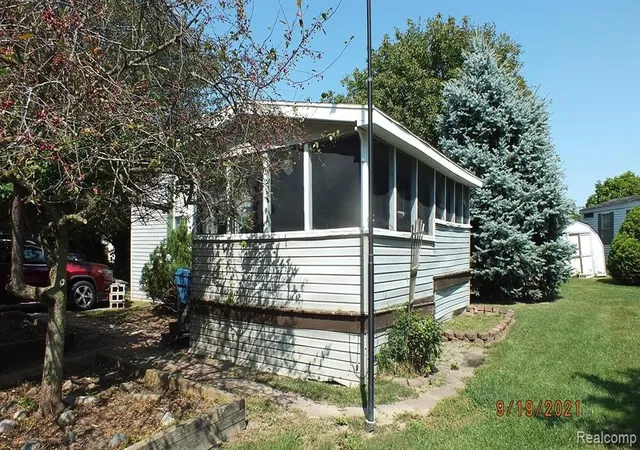 4th image of 54 Riverview Dr, Erie, MI 48133 | MLS# 61008620