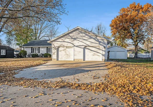 Listing Photo 3 - Condo for sale in building located at 297-301 W 23rd St, Holland, MI 49423