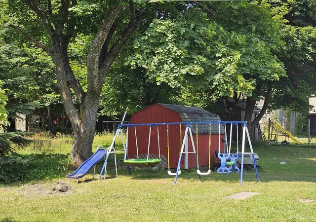 Photo 4 of Single family home for sale at 529 Pewabic St, Laurium, MI 49913 | MLS# 50218530 | Listing updated on 2026-10-06