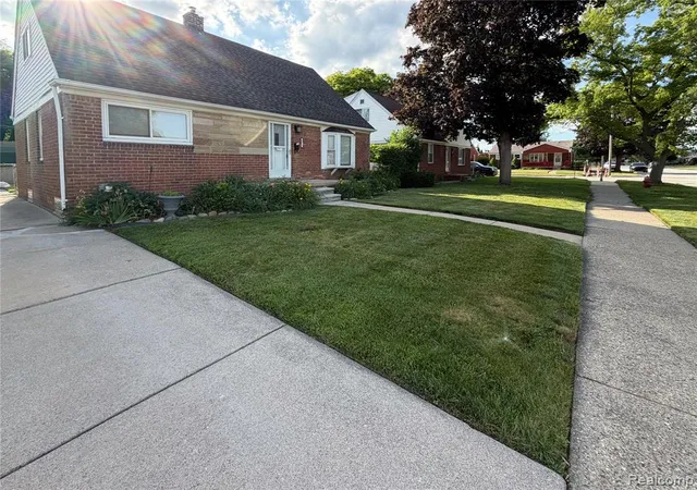 Homes for sale in Roseville, MI | 26017 Ronald St, Roseville, MI 48066 | MLS# 61002854