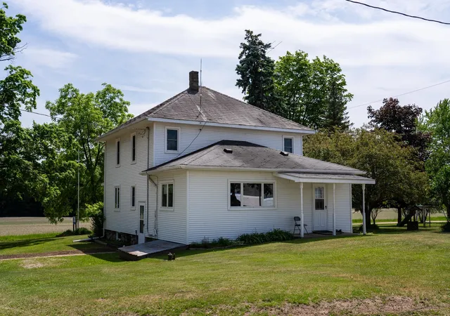 4th image of 402 W Chapman Rd, Mount Pleasant, MI 48858 | MLS# 80069894