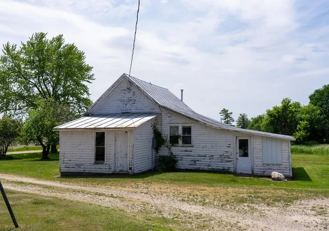 65th image of 402 W Chapman Rd, Mount Pleasant, MI 48858 | MLS# 80069894