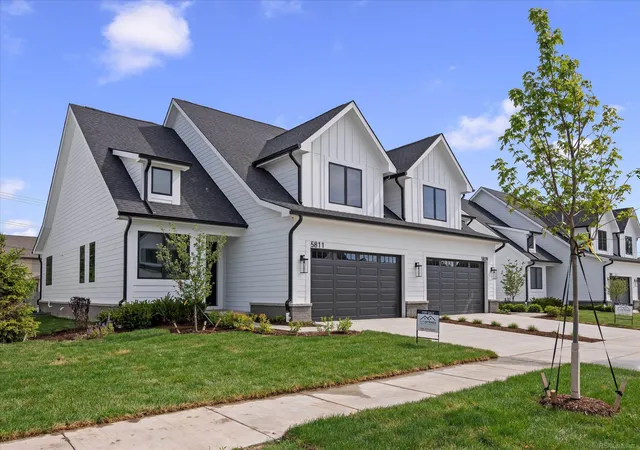 1st image of 5811 Heights Dr #Unit 4 / Building 2, Sterling Heights, MI 48314 | MLS# 50187902