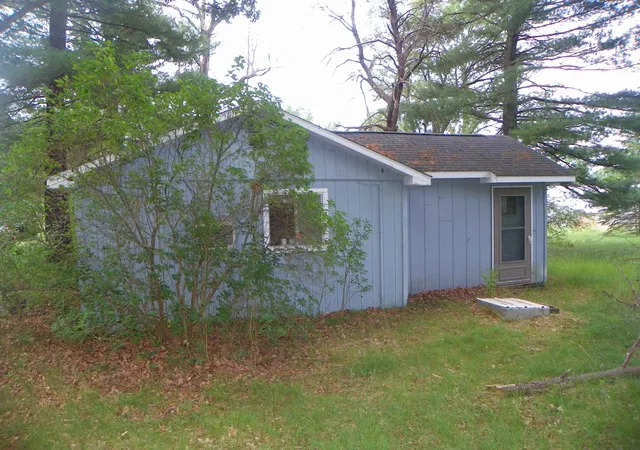 Photo 3 of Single family home for sale at 4831 Mary Jo Rd, Harrison, MI 48625 | MLS# 50215642 | Listing updated on 2026-09-29