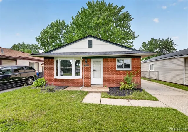 Homes for sale in Westland, MI | 33484 Krauter St, Westland, MI 48185 | MLS# 61001352