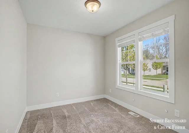 Photo 4 of Condo for sale at 2914 Veld Crk Dr #31, Rockford, MI 49341 | MLS# 70530127 | Listing updated on 2026-08-29