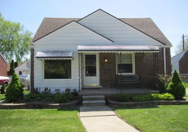 Homes for sale in Eastpointe, MI | 16346 Toepfer Dr, Eastpointe, MI 48021 | MLS# 60990348