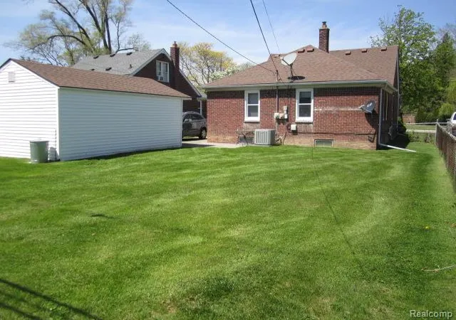 Homes for sale in Eastpointe, MI | 16346 Toepfer Dr, Eastpointe, MI 48021 | MLS# 60990348