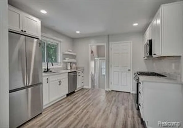 Homes for sale in Lapeer, MI | 615 Lincoln St, Lapeer, MI 48446 | MLS# 61009649