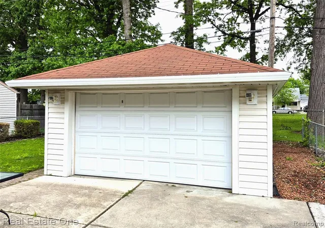 Homes for sale in Southgate, MI | 13688 Commonwealth St, Southgate, MI 48195 | MLS# 61002068