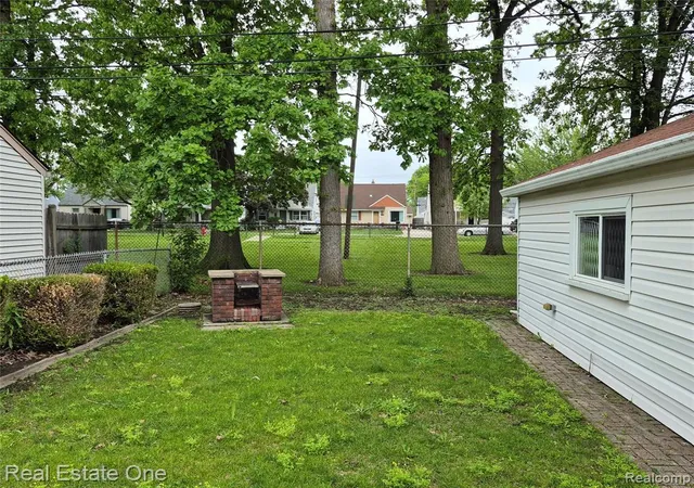 Homes for sale in Southgate, MI | 13688 Commonwealth St, Southgate, MI 48195 | MLS# 61002068