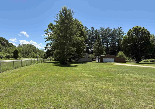 Homes for sale in Vassar, MI | 4727 Brown Rd, Vassar, MI 48768 | MLS# 50211796