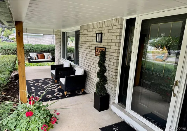 Photo 2 of Sale Pending at 30675 Old Stream St, Southfield, MI 48076 5345 | MLS# 61024796 | Listing updated on 2026-09-13
