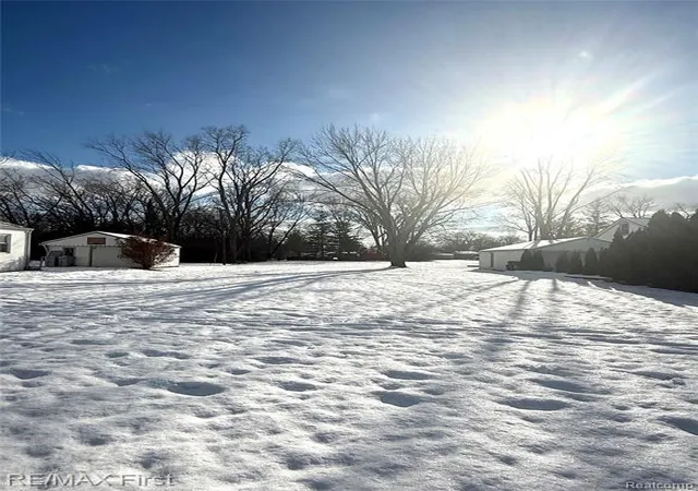 1st image of Vacant E Maple Rd, Troy, MI 48083 | MLS# 60959848