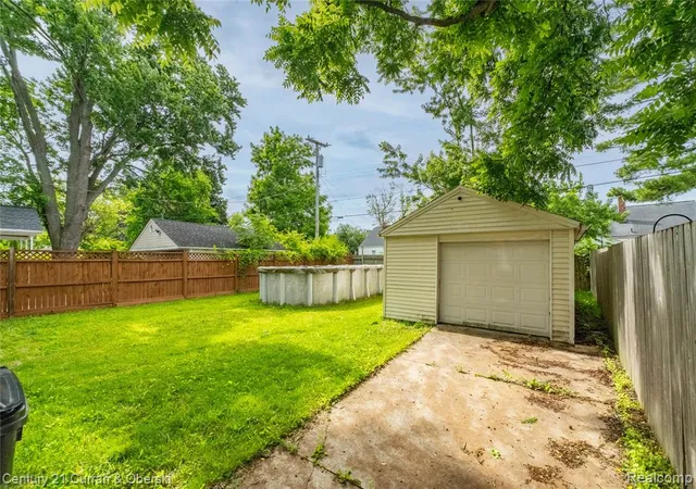 Homes for sale in Oak Park, MI | 13631 Labelle St, Oak Park, MI 48237 | MLS# 61003757