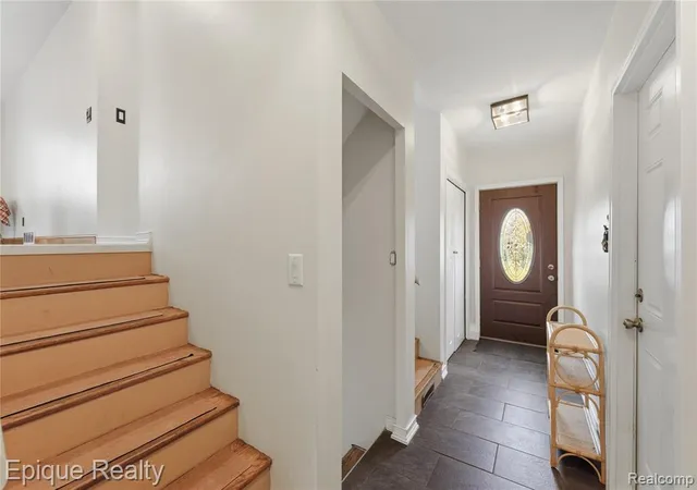 3rd image of 3127 W Woodland Dr, Port Huron, MI 48060 | MLS# 60989112