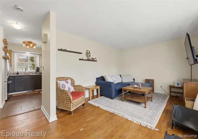 5th image of 3127 W Woodland Dr, Port Huron, MI 48060 | MLS# 60989112