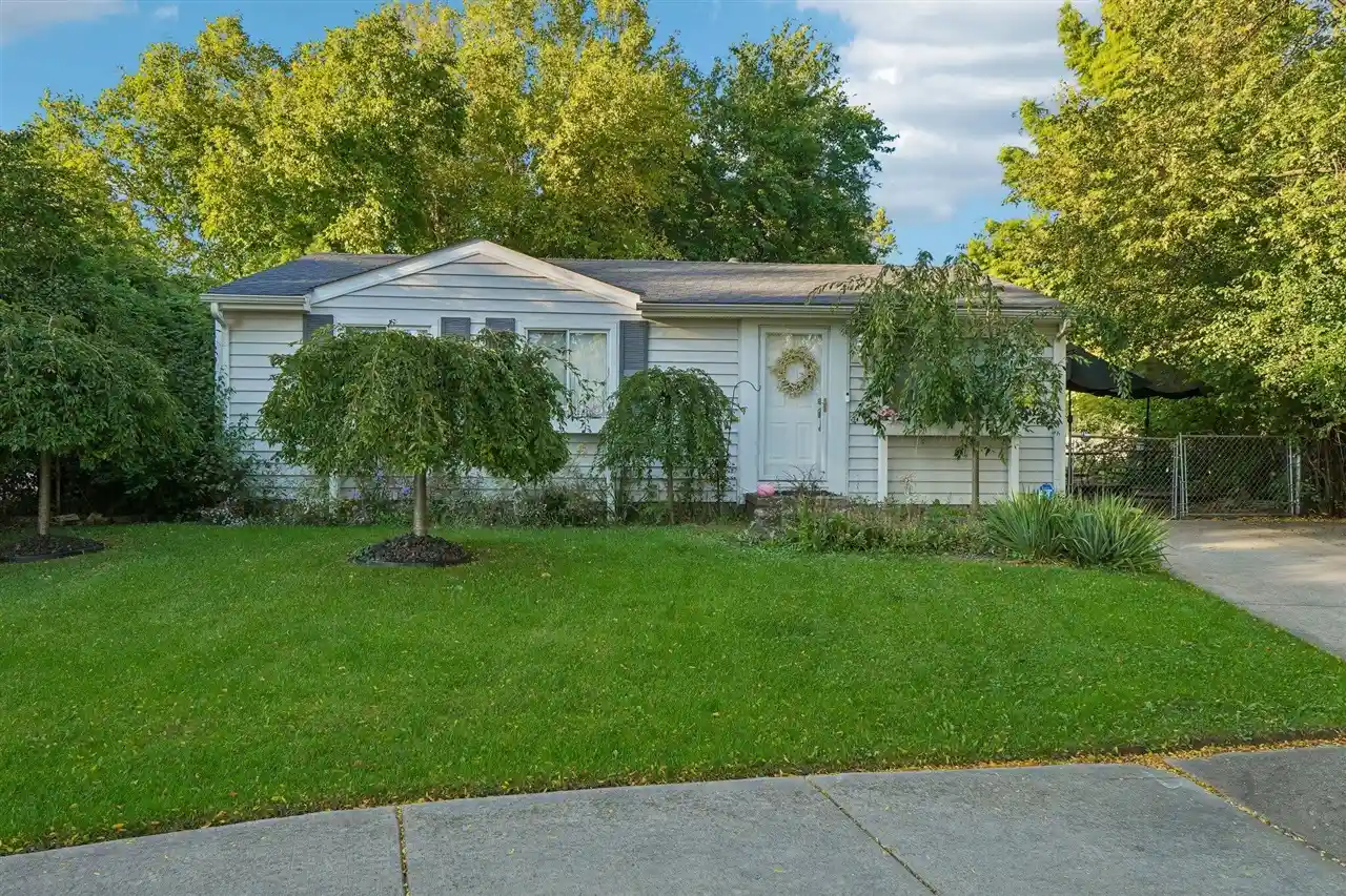 Single family home for sale at 7 Burlingame Ct, Ann Arbor, MI 48108 | MLS# 70565152