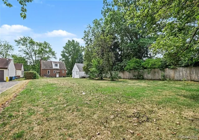 26th image of 1129 E Bristol Rd, Burton, MI 48529 | MLS# 61021469