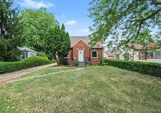 2nd image of 1129 E Bristol Rd, Burton, MI 48529 | MLS# 61021469