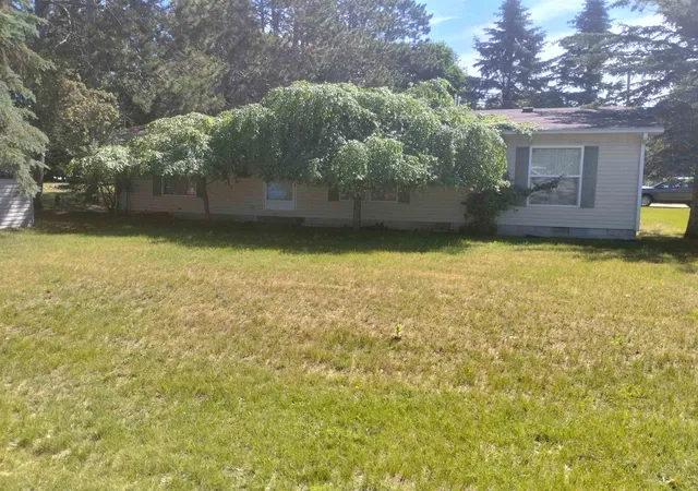 Photo 1 of Single family home for sale at 10495 Hunters Trl, Lake, MI 48632 | MLS# 50211415 | Listing updated on 2026-08-31