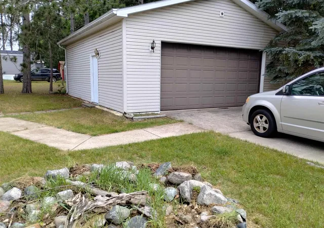 Photo 3 of Single family home for sale at 10495 Hunters Trl, Lake, MI 48632 | MLS# 50211415 | Listing updated on 2026-08-31