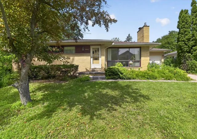 Homes for sale in Ann Arbor, MI | 1706 Waverly Rd, Ann Arbor, MI 48103 | MLS# 70541492