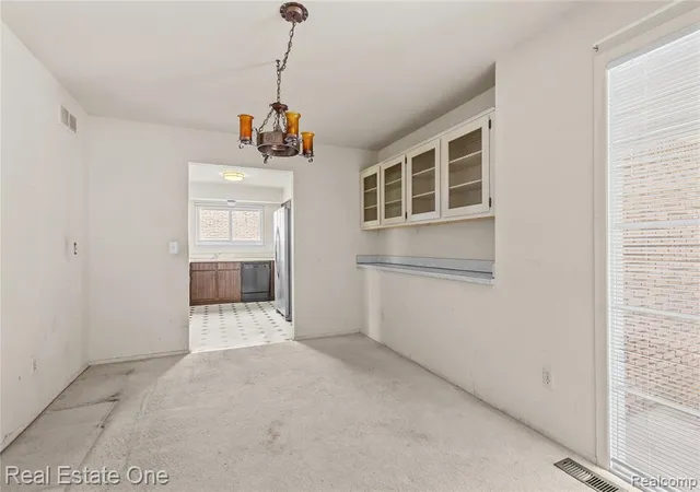 4th image of 1949 Pelican Ct, Troy, MI 48084 1434 | MLS# 61005297