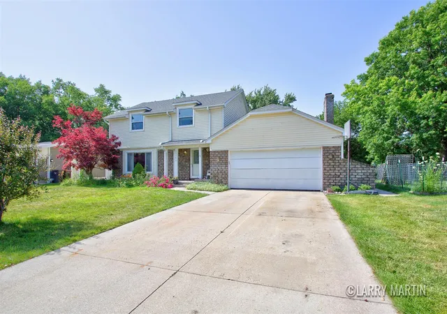 image of 5316 Queensbury Dr, Grand Rapids, MI 49508 | MLS# 70545542