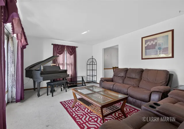 image of 5316 Queensbury Dr, Grand Rapids, MI 49508 | MLS# 70545542