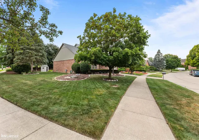 Photo 3 of Sale Pending at 6602 Berkshire Dr, Washington, MI 48094 | MLS# 50217599 | Listing updated on 2026-08-14