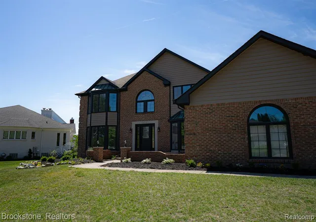 Homes for sale in Shelby Township, MI | 8828 Grace St, Shelby Township, MI 48317 | MLS# 60997885