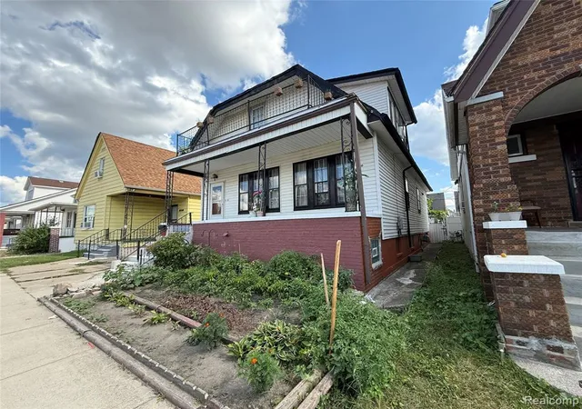 Photo 3 of Single family home for sale at 3380 Holbrook St, Hamtramck, MI 48212 3520 | MLS# 61025854 | Listing updated on 2026-08-30