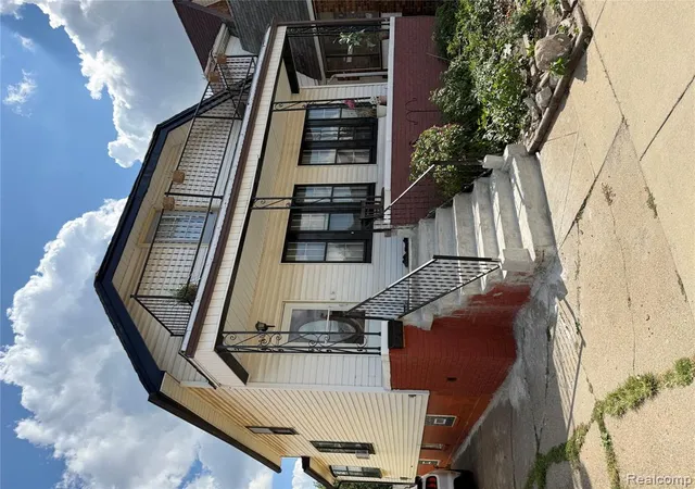 Photo 3 of Single family home for sale at 3380 Holbrook St, Hamtramck, MI 48212 3520 | MLS# 61025854 | Listing updated on 2026-08-30