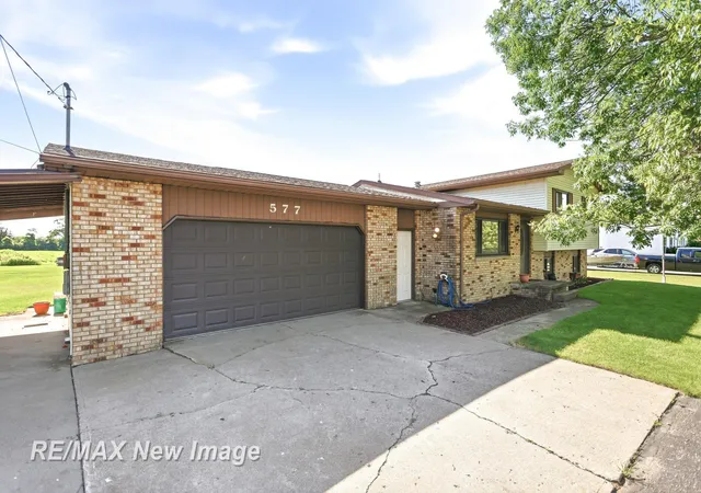 Homes for sale in Bay City, MI | 577 E Lincoln Rd, Bay City, MI 48708 | MLS# 50212733