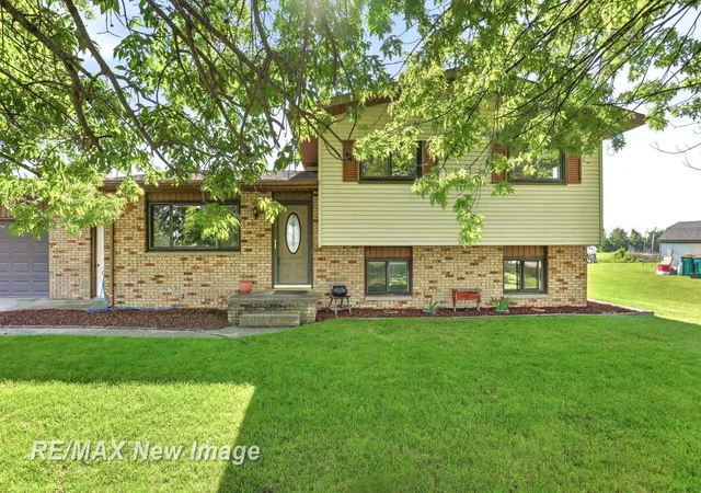 Homes for sale in Bay City, MI | 577 E Lincoln Rd, Bay City, MI 48708 | MLS# 50212733