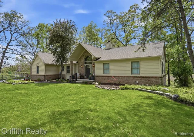 2nd image of 10232 Spencer Rd, Brighton, MI 48114 | MLS# 60995001