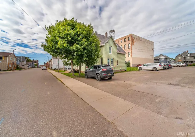 Listing Photo 4 - Condo for sale in building located at 313-315 E Pearl St, Ishpeming, MI 49849