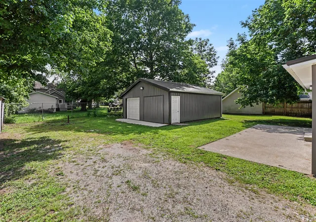 Photo 4 of Single family home for sale at 224 Washington St, Bronson, MI 49028 | MLS# 70554088 | Listing updated on 2026-09-10