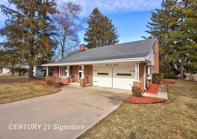 3rd image of 3690 N River Rd, Freeland, MI 48623 | MLS# 50202849