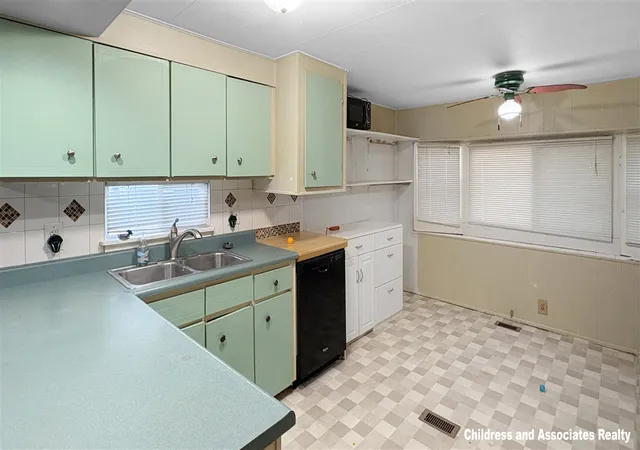 Photo 3 of Sale Pending at 360 N Sword St, Grand Rapids, MI 49548 | MLS# 70537584 | Listing updated on 2026-06-21