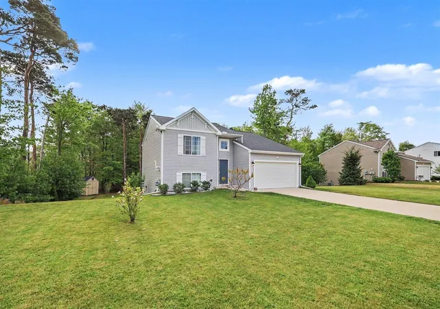 3rd image of 5904 Lucas Ln, Muskegon, MI 49444 | MLS# 70530555
